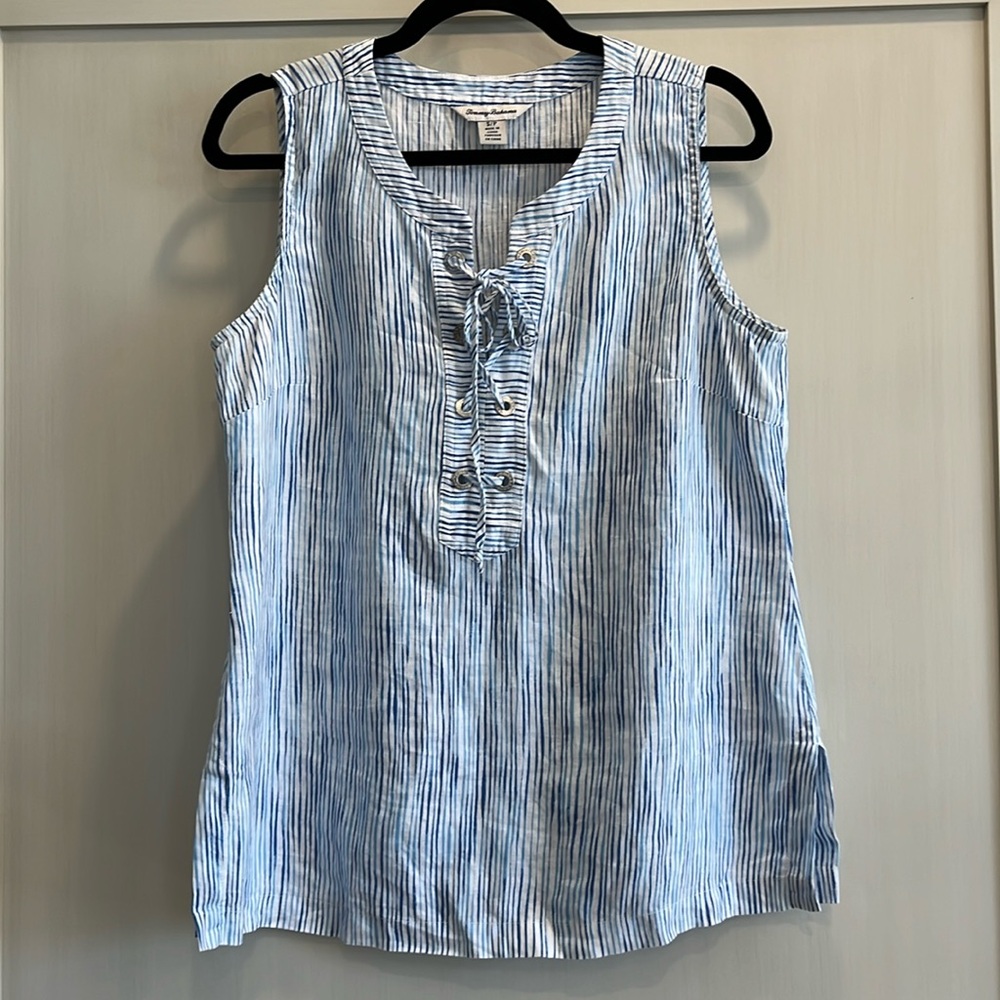 EUC Tommy Bahama striped sleeveless lace front linen blouse